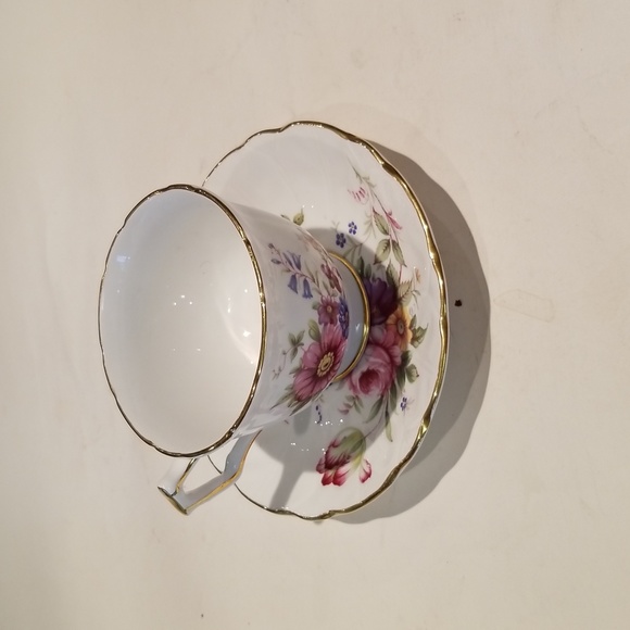 Aynshey  bone china VINTAGE TEA CUP AND SAUCE - Picture 2 of 14